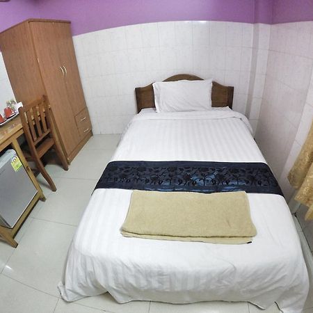 Capitol 3 Guesthouse Пном Пен Екстериор снимка