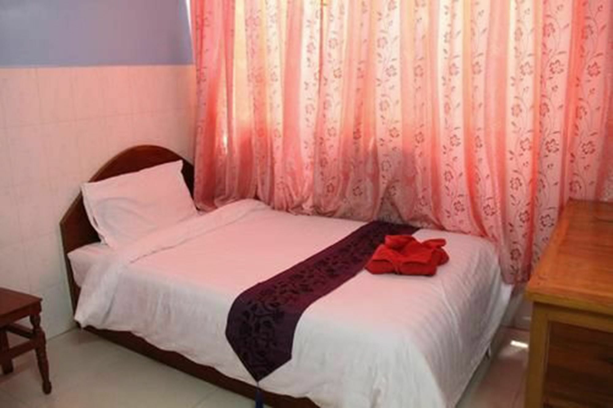 Capitol 3 Guesthouse Пном Пен Екстериор снимка