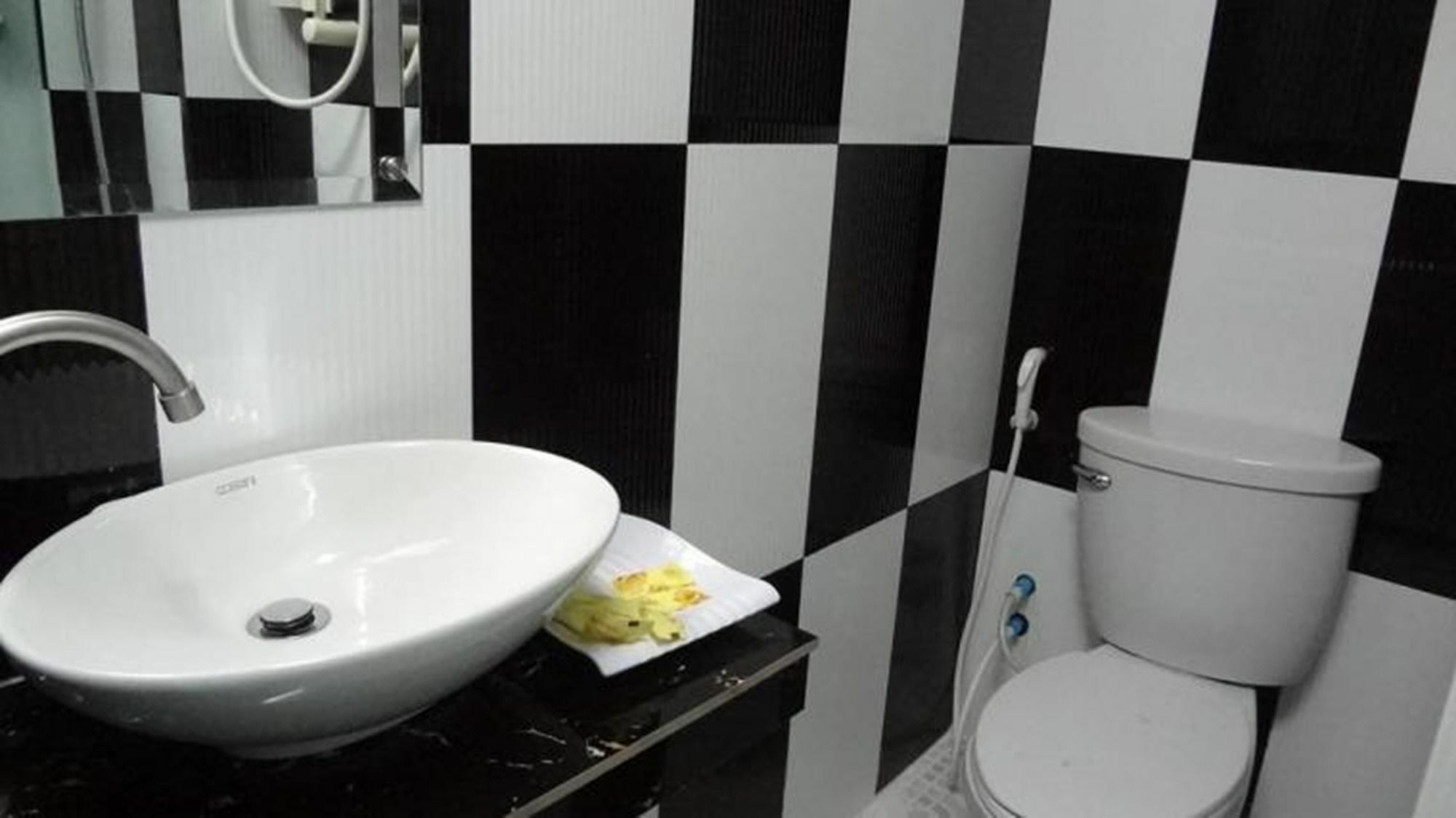 Capitol 3 Guesthouse Пном Пен Екстериор снимка